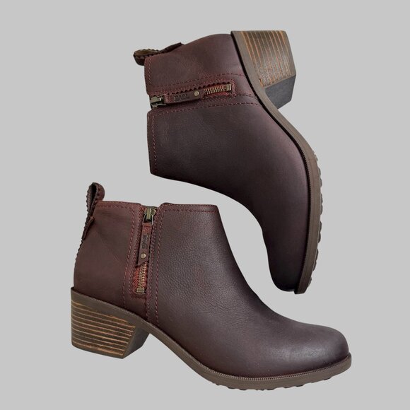 NWOB Teva Anaya Ankle Boots Woman sz 11 Mahogany Leather - Picture 1 of 11